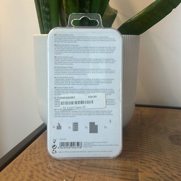 XQISIT Touch Screen Glass for iPhone 5/5s/5c/SE - Picture 3 of 4